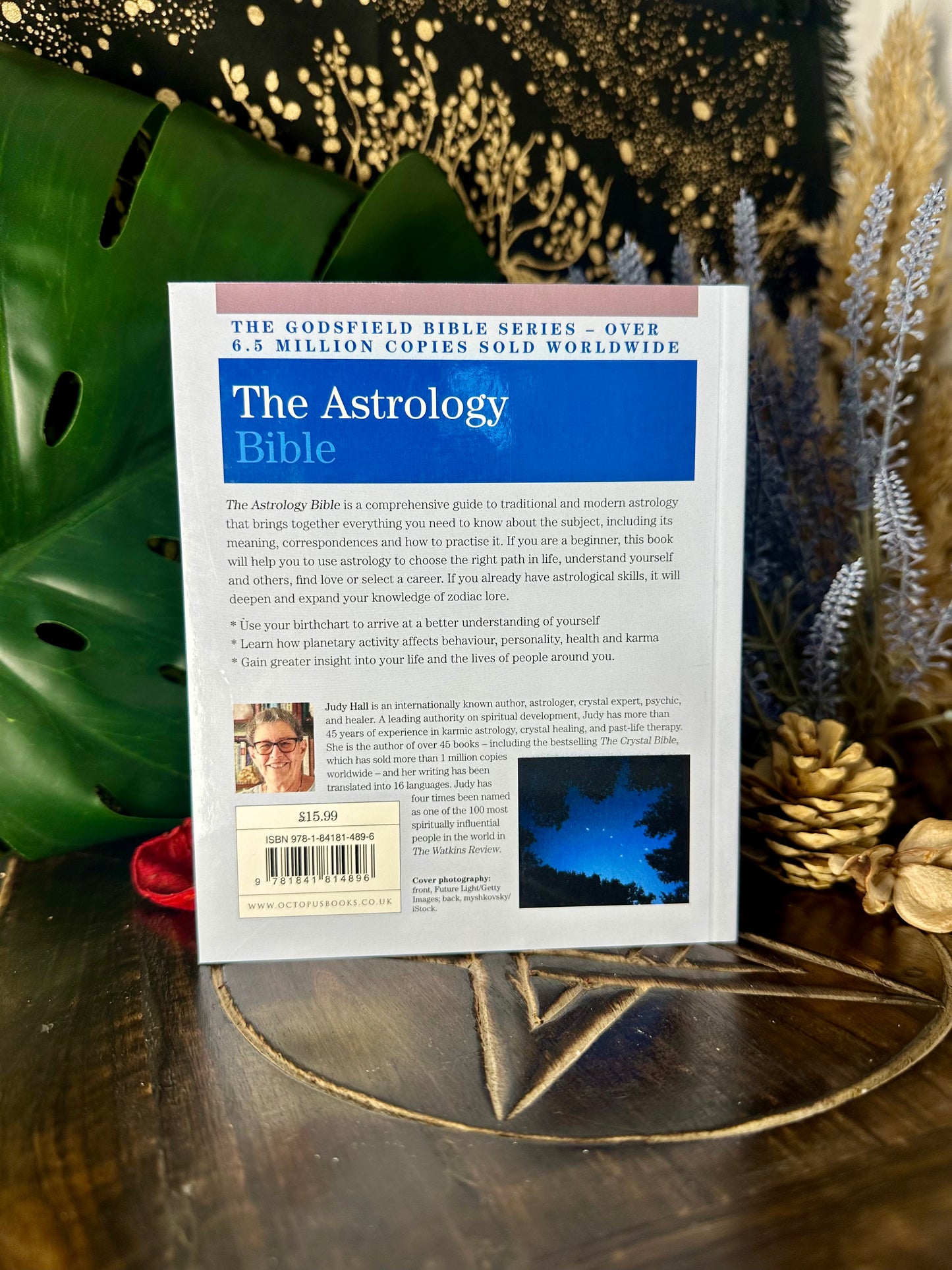 The Astrology Bible By Judy Hall